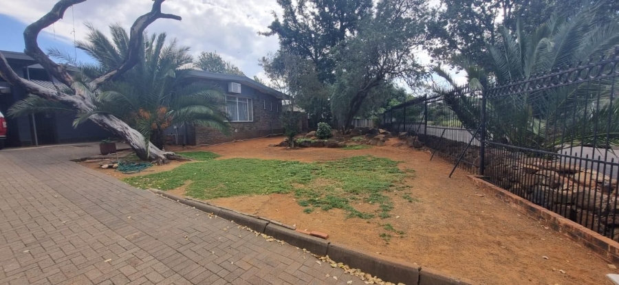 5 Bedroom Property for Sale in Uitsig Free State